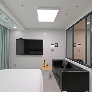 https://elmomento-gwangan-hotel.busan-hotelsweb.com
